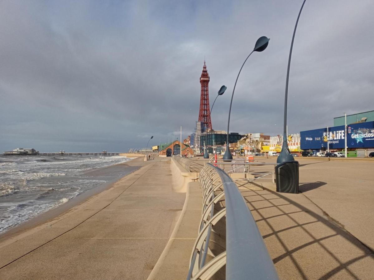 Mayfair Hotel Blackpool Exterior photo